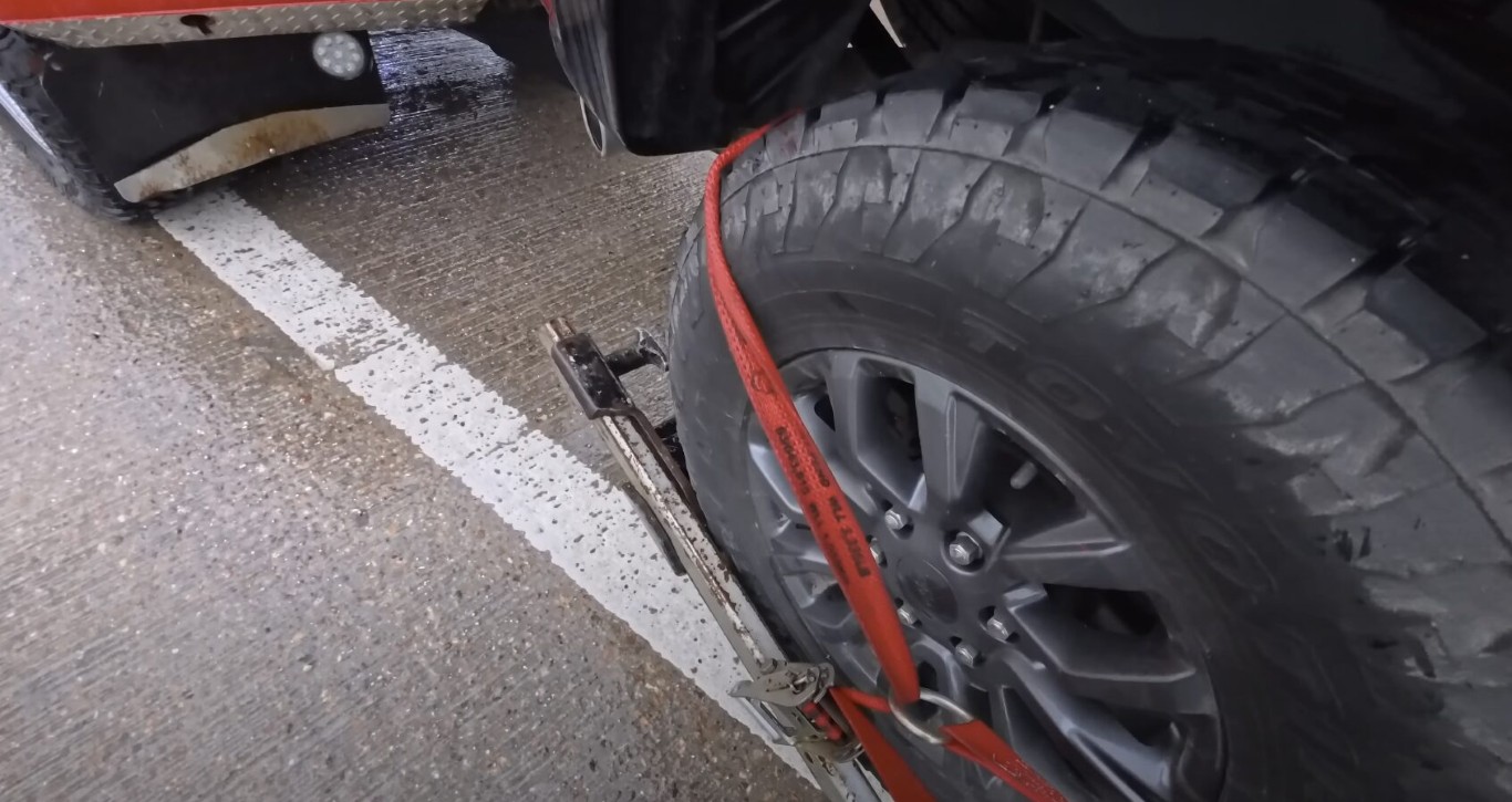 Safe vehicle towing with professional equipment in Paramount, CA